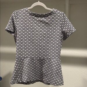 Ann Taylor White and Blue Fitted Short Sleeve Tee